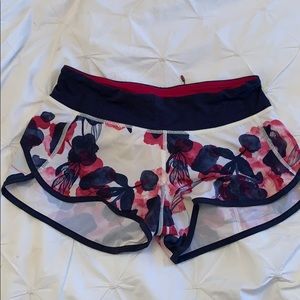 Floral short / Lululemon